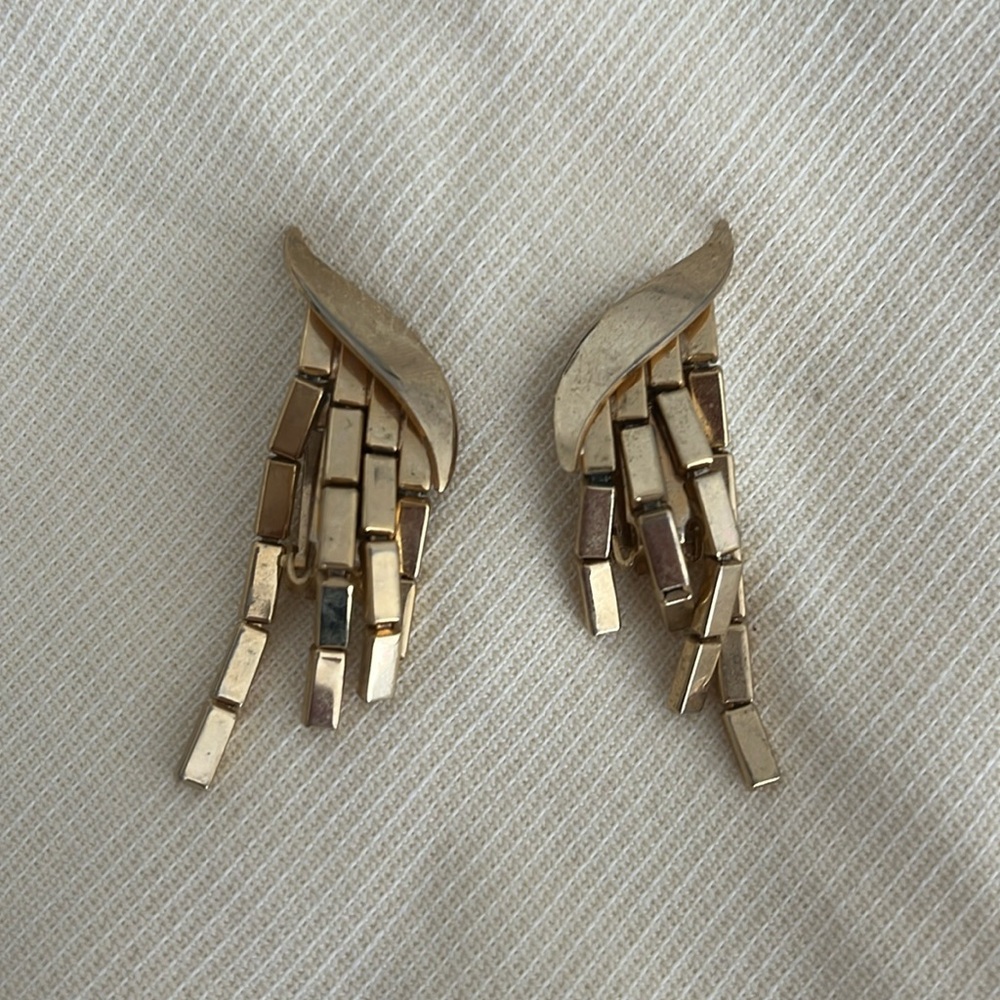 Retro clip on earrings